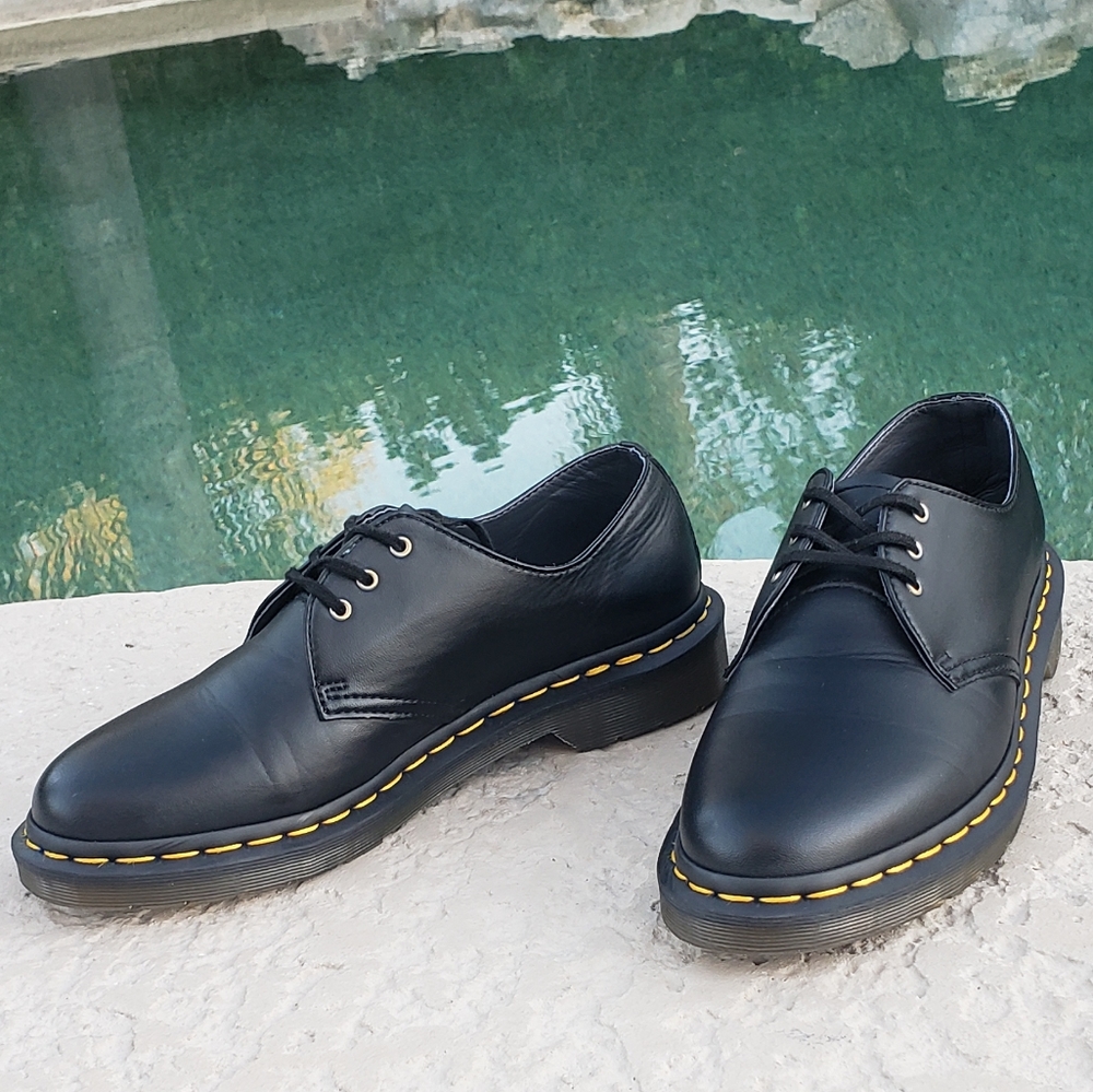 Dr. Martens EUC oxford 3 eye shoes black vegan leather size 8 women's
